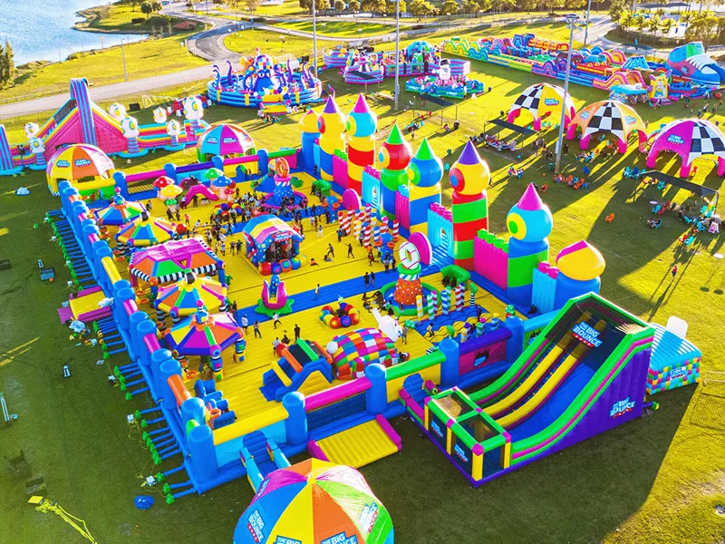 Z čeho se skládá nafukovací hrad?